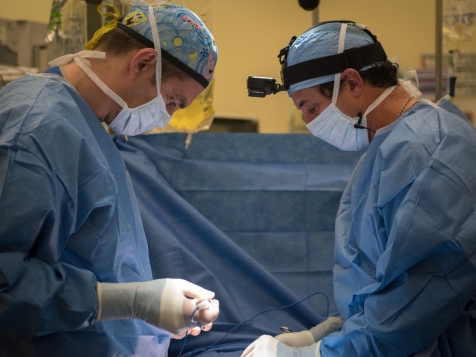 VR Enhances Surgical Education