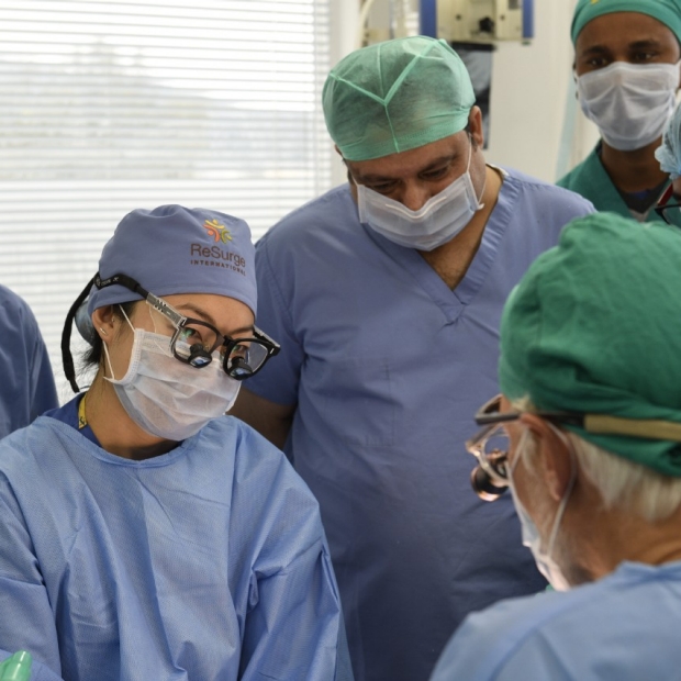 Plastic Surgery residents working with ReSurge International.