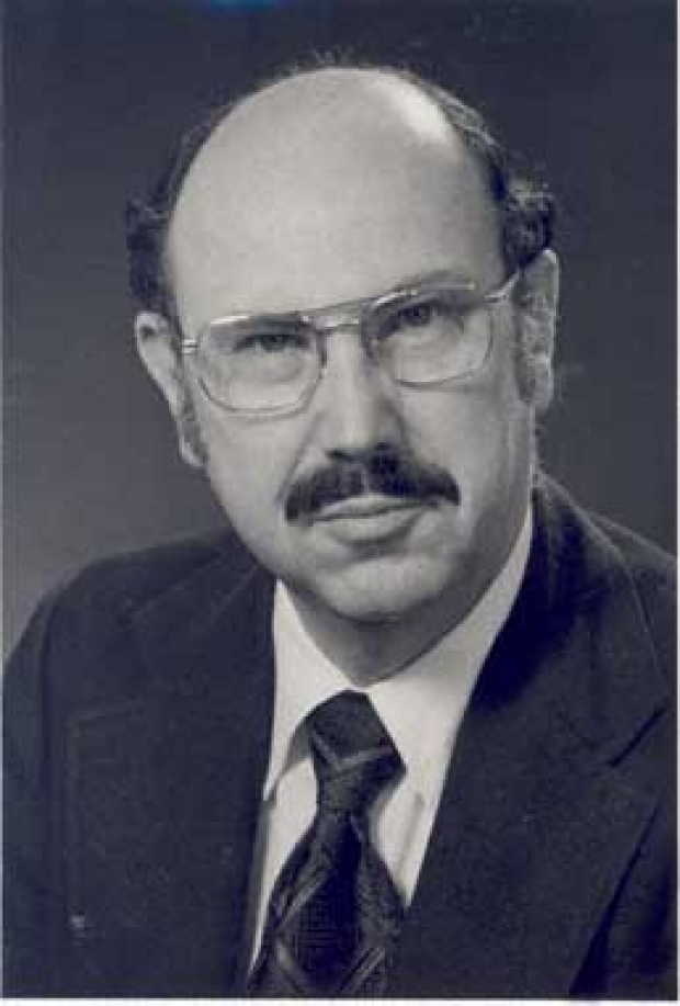 Dr. Robert Ryan
